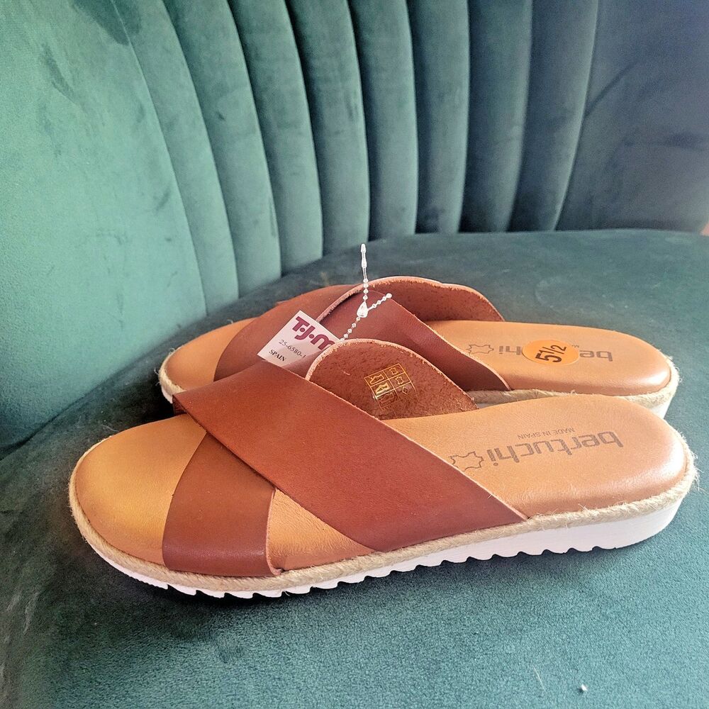 NEW Bertuchi Brown Leather Crisscross Slide Sandals Womens 5.5 Spain *Flaw